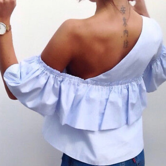 Clearance!Zara Asymmetric Striped off shoulders Top - Picture 4 of 4
